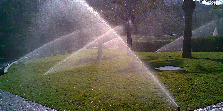 Sistema de irrigação